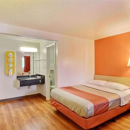 Travelodge By Wyndham Brattleboro Vt Dış mekan fotoğraf