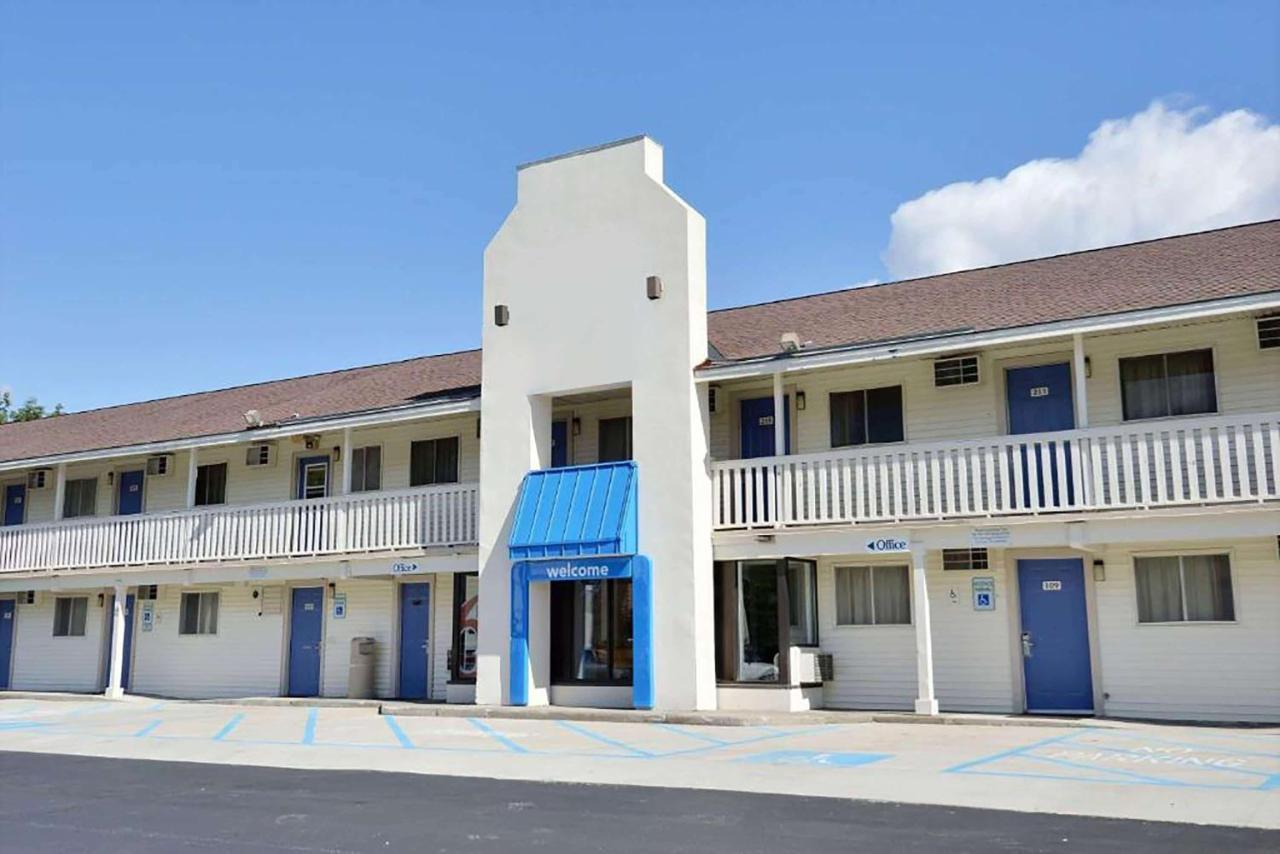 Travelodge By Wyndham Brattleboro Vt Dış mekan fotoğraf
