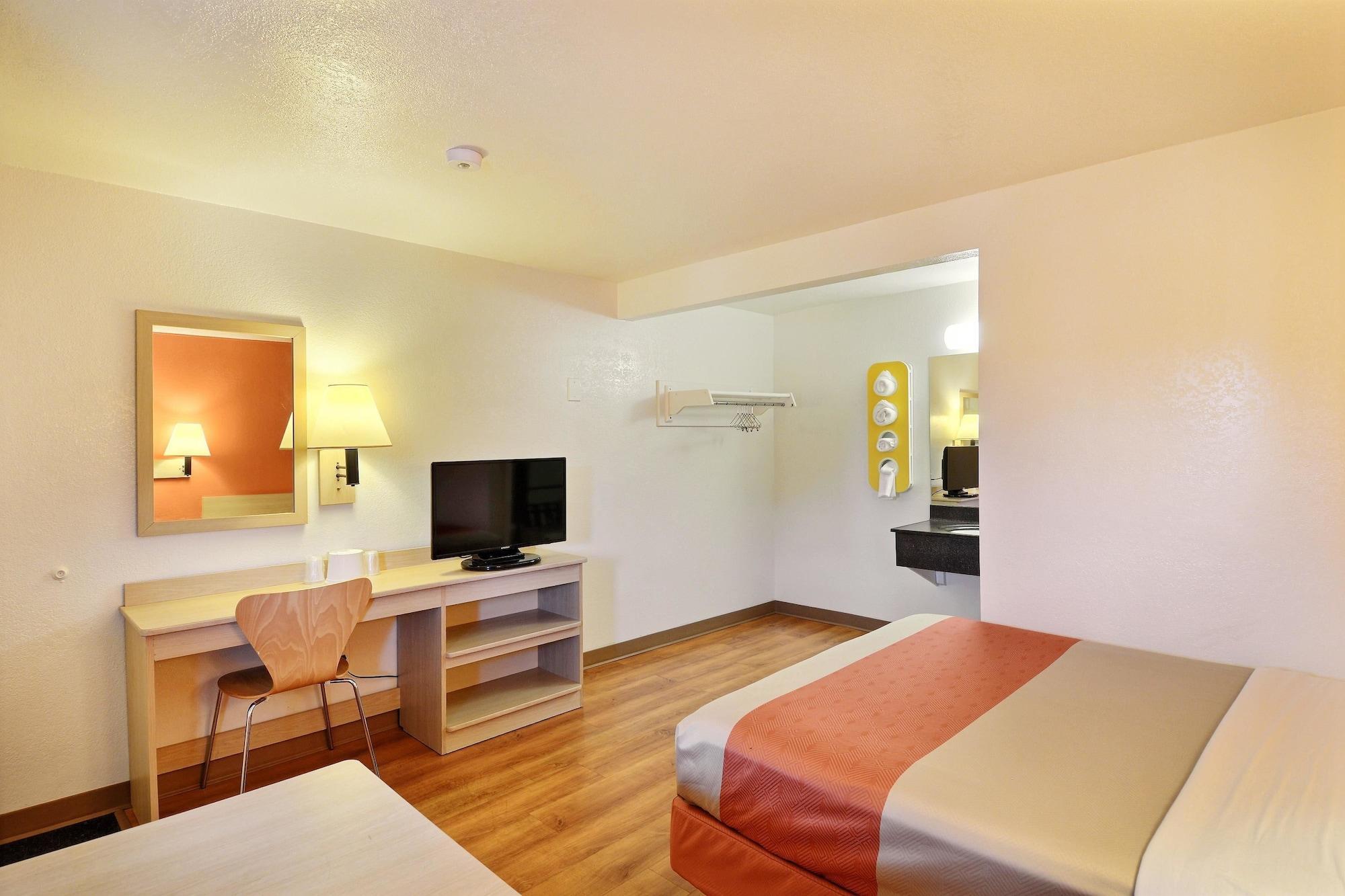 Travelodge By Wyndham Brattleboro Vt Dış mekan fotoğraf