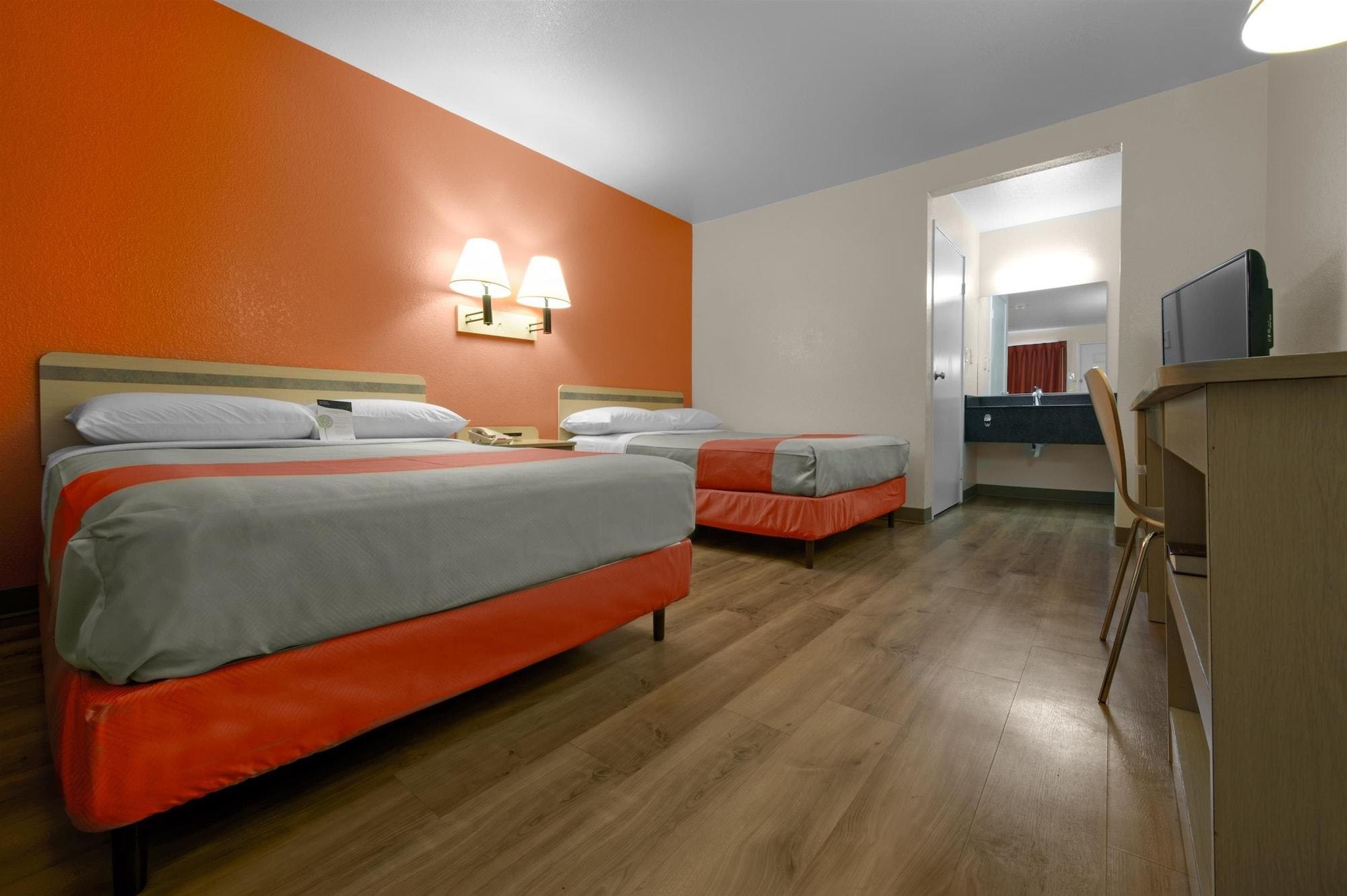Travelodge By Wyndham Brattleboro Vt Dış mekan fotoğraf