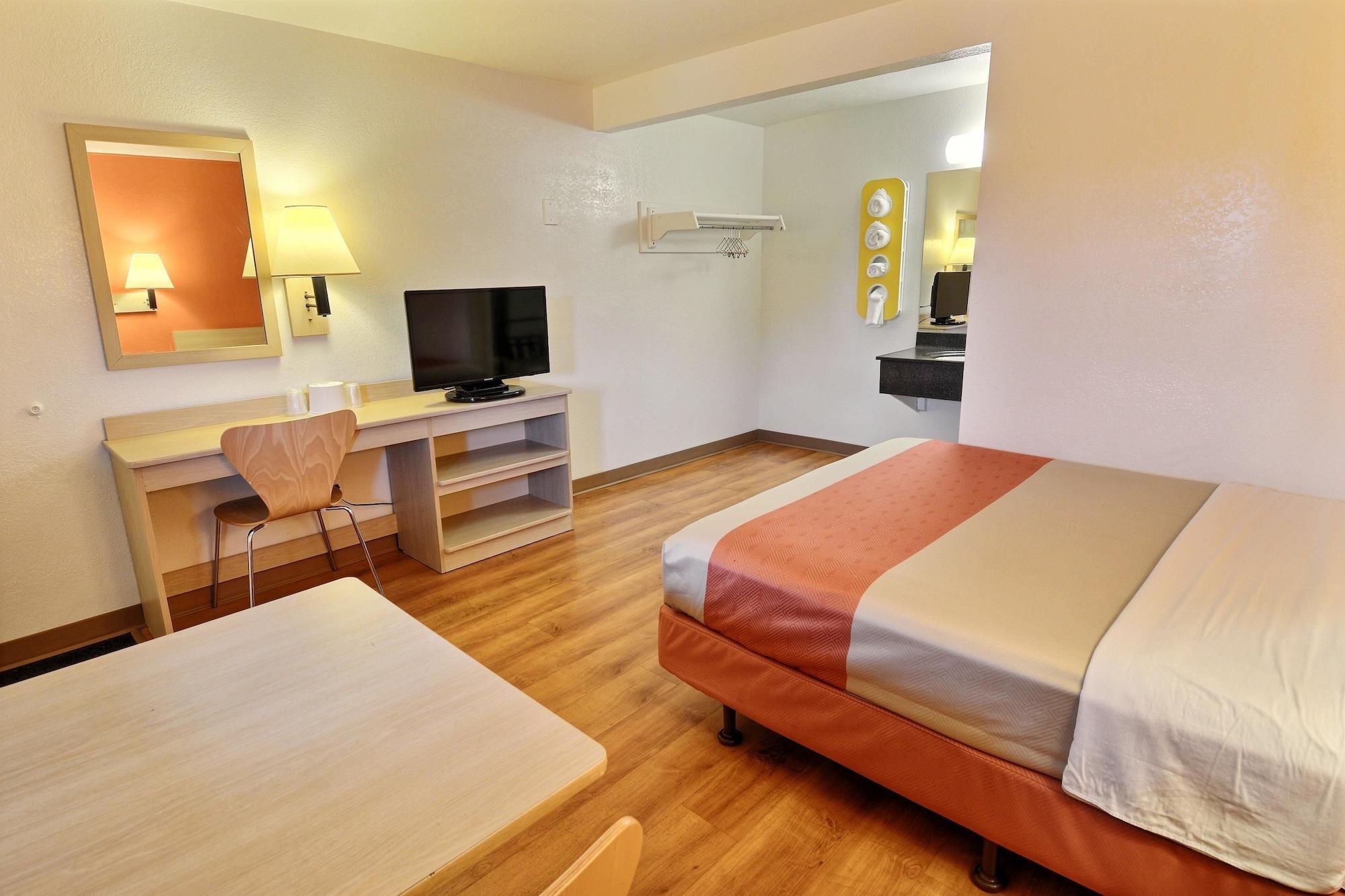 Travelodge By Wyndham Brattleboro Vt Dış mekan fotoğraf