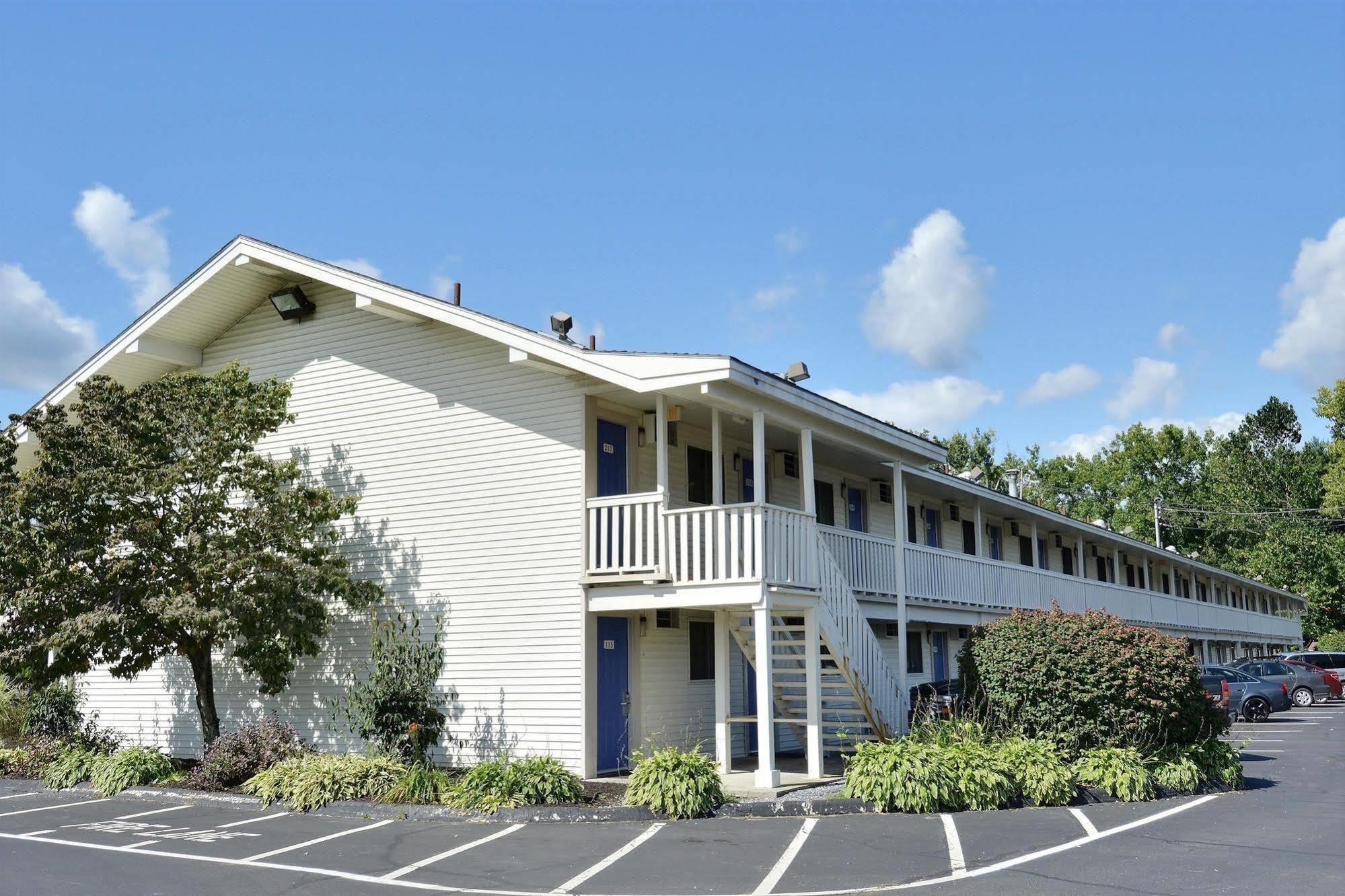 Travelodge By Wyndham Brattleboro Vt Dış mekan fotoğraf