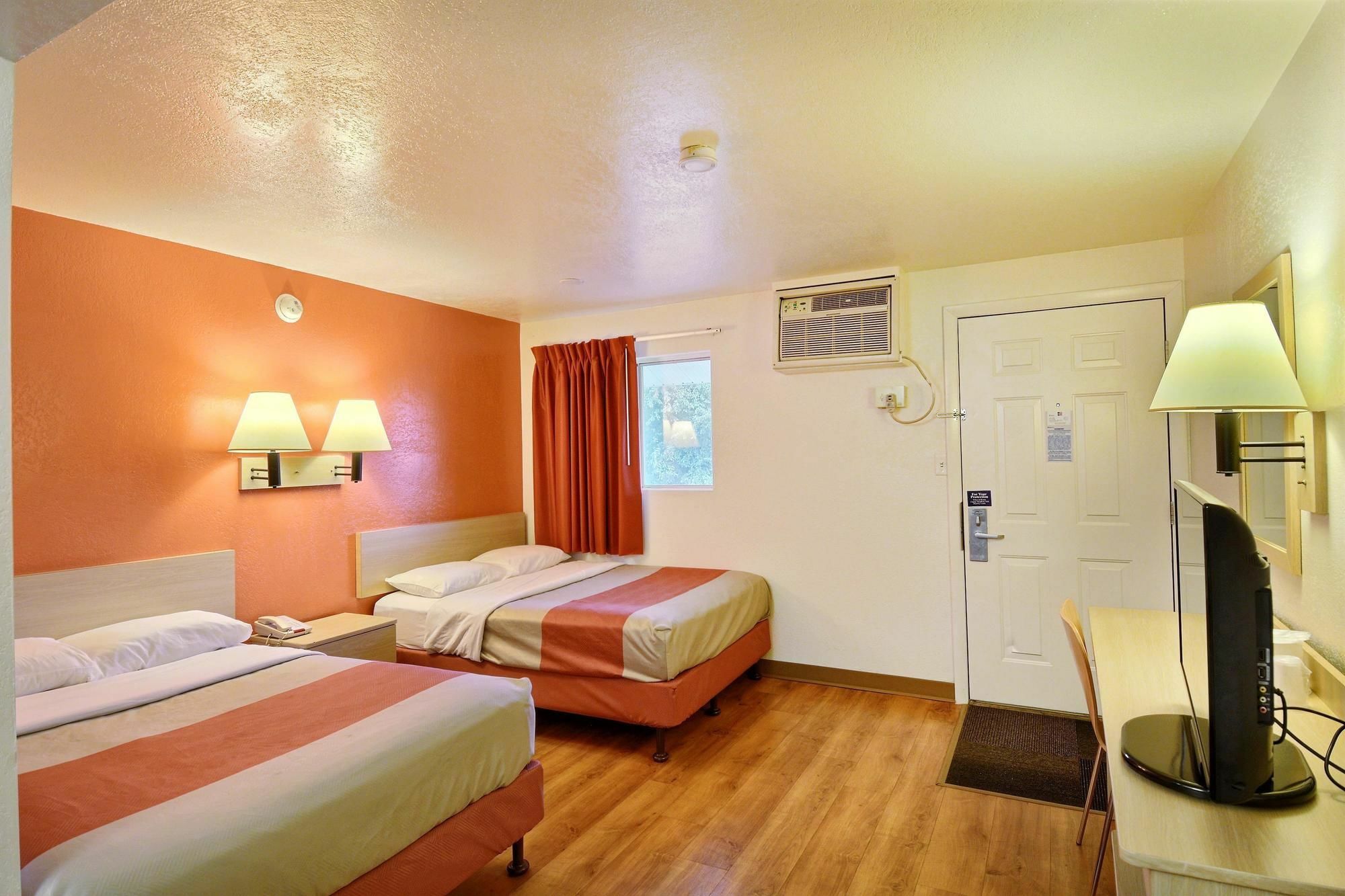 Travelodge By Wyndham Brattleboro Vt Dış mekan fotoğraf